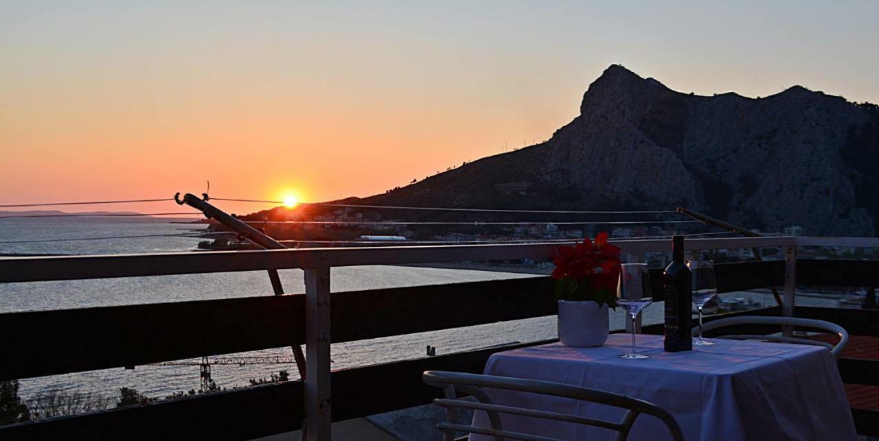 Cosy Sunset Apartment Omiš Buitenkant foto